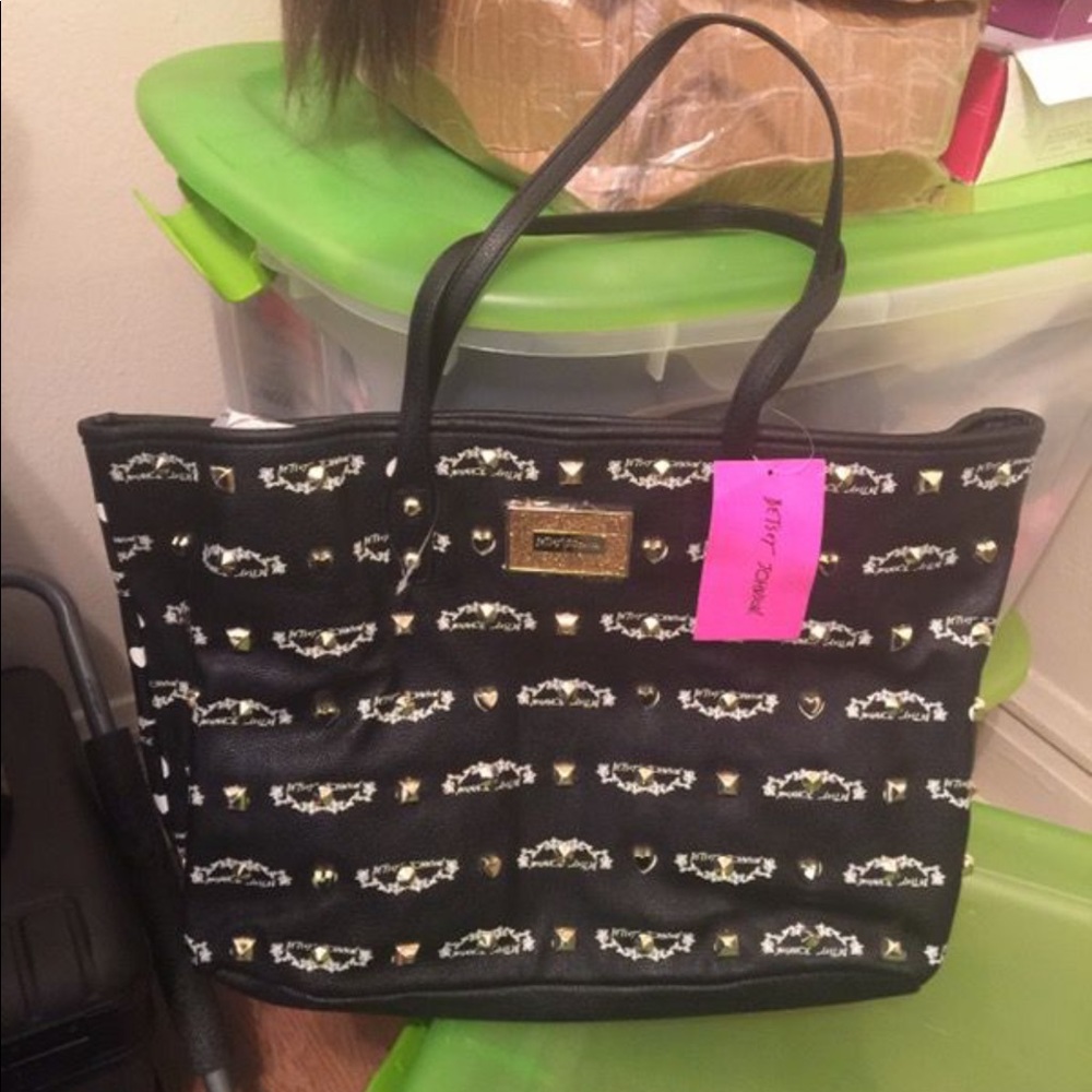 💃🏼Betsey Johnson L studded tote💃🏼